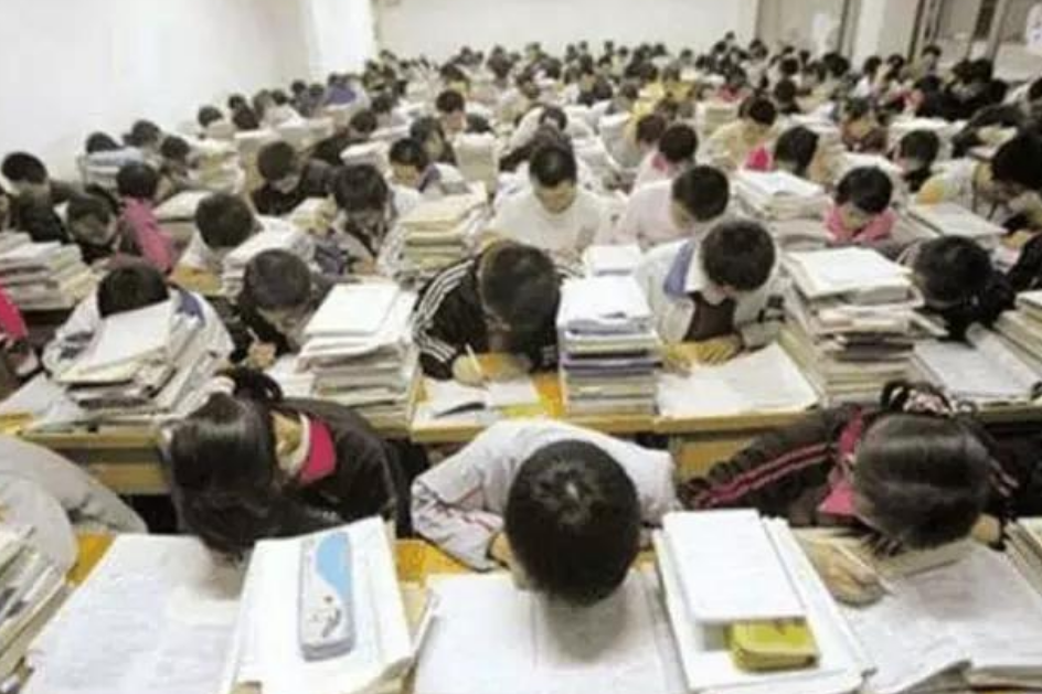 寒门难出贵子？湖南男孩674分上清华，采访中痛哭，父亲不容易