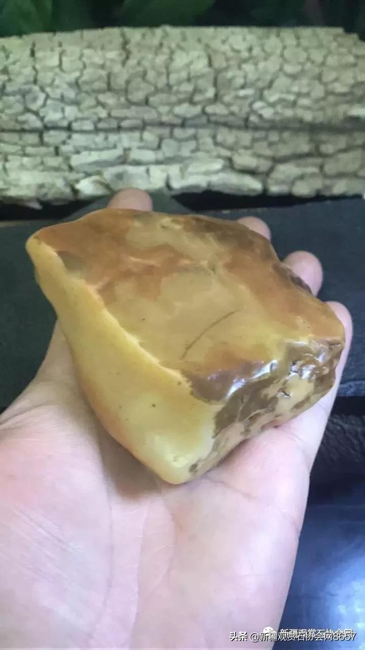 新疆戈壁精灵蛋白石