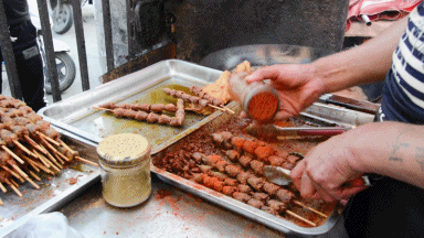 夏天什么最火？他靠卖烧烤月入3W，是如何做到的