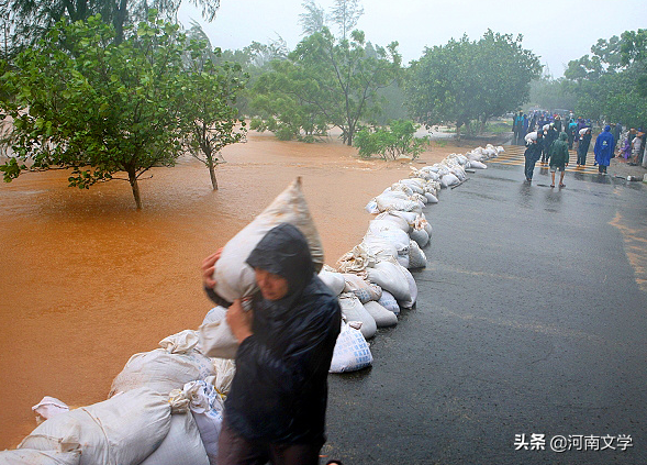 關於抗洪救災的散文(2021鄭州抗洪救災散文朗誦) _晶羽科技