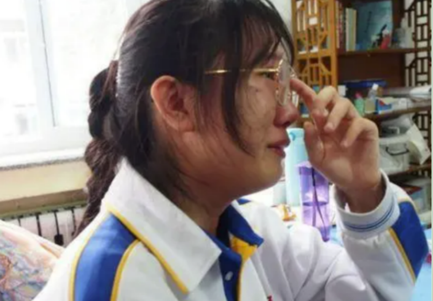 河北一考生被南开录取，还未报到就收到退学通知，网友：咎由自取