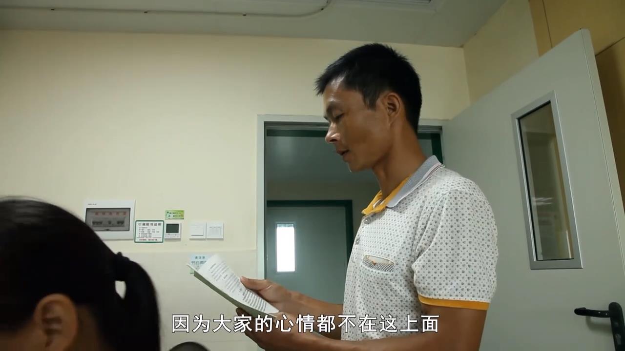 “高考疯子”复读12年，为2万奖金从“211”退学，今年他又来了…