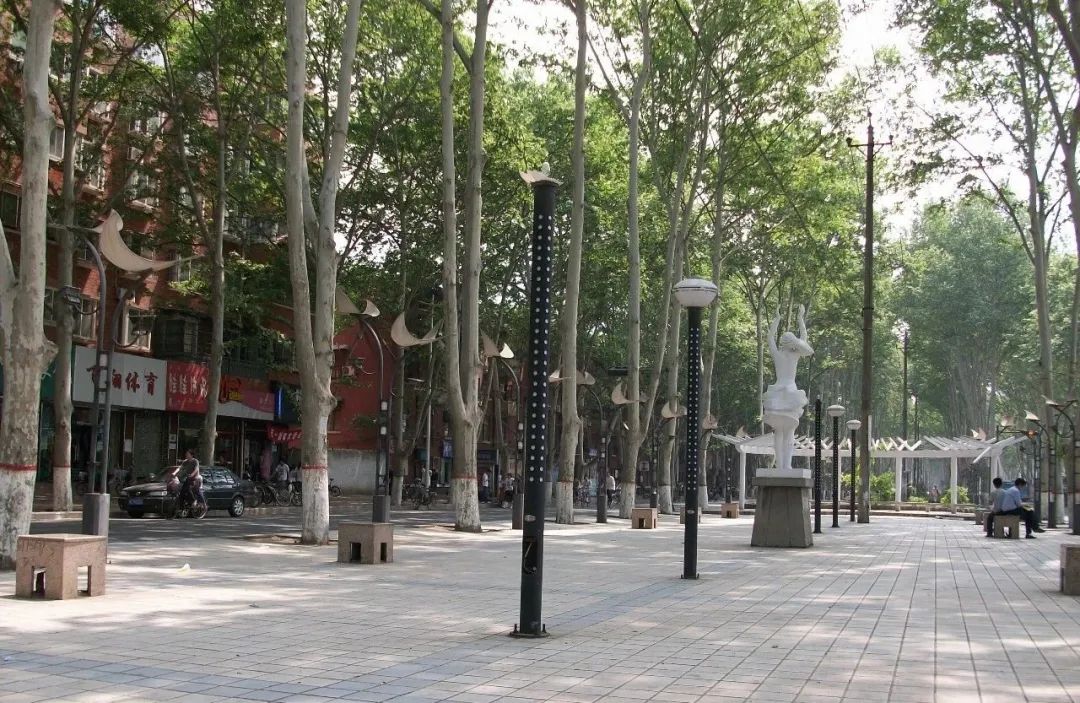 回味洛阳工学院北院的标志性建筑