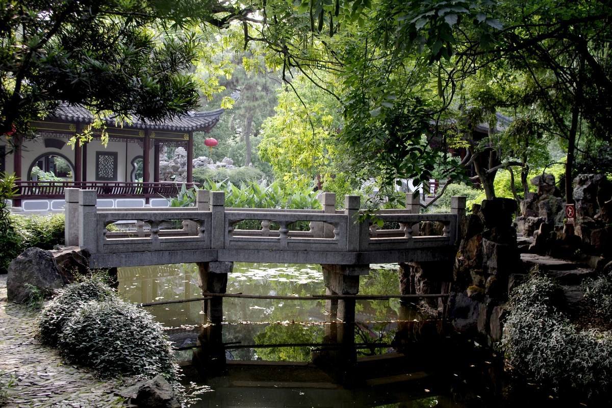 上海市五大古典园林之一，占地百亩，门票只要10元