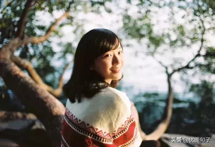 做人,要像一杯水