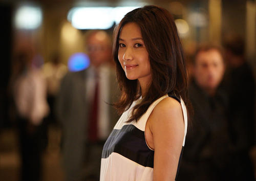 面对徐静蕾的逼宫,王朔老婆淡定回应:我是他妈,你代替不了