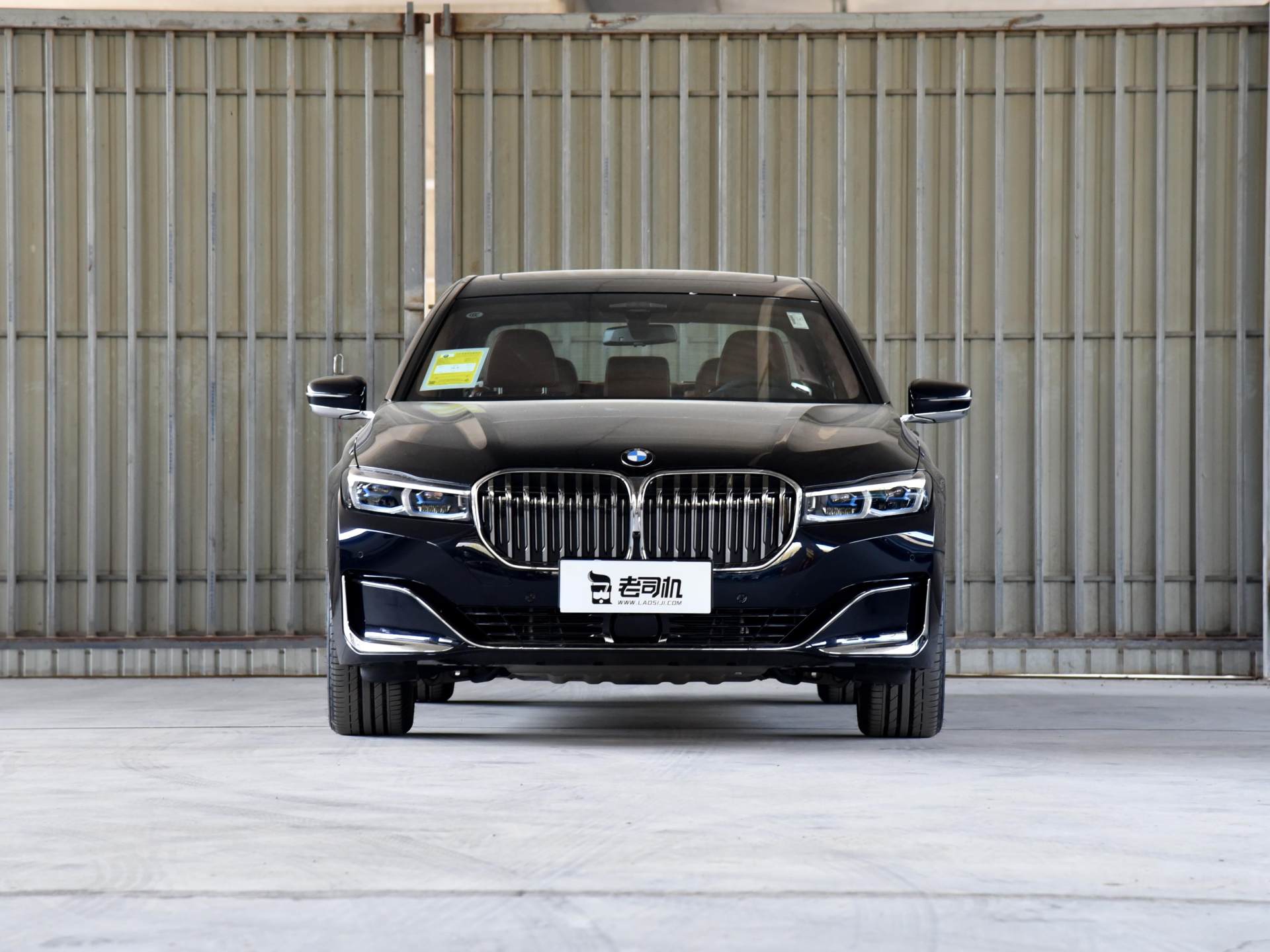 4.4T双涡轮，4.1s破百豪华旗舰轿车，实拍宝马750li