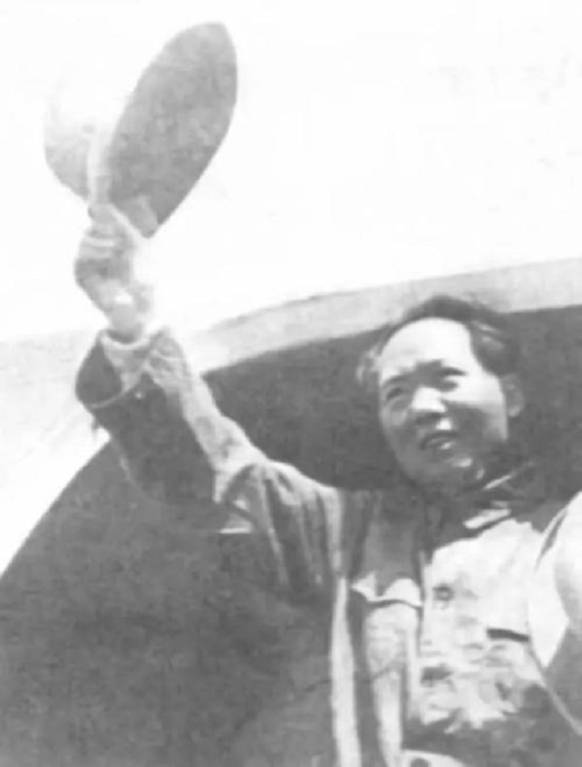 1945年重庆谈判，周总理秘书被枪杀，蒋介石花8小时找到凶手