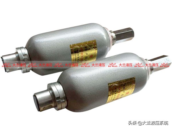液压系统蓄能器主要作用及注意事项