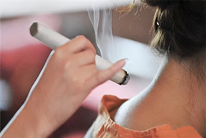 头痛反复难忍？自己动动手，3个妙招有效缓解
