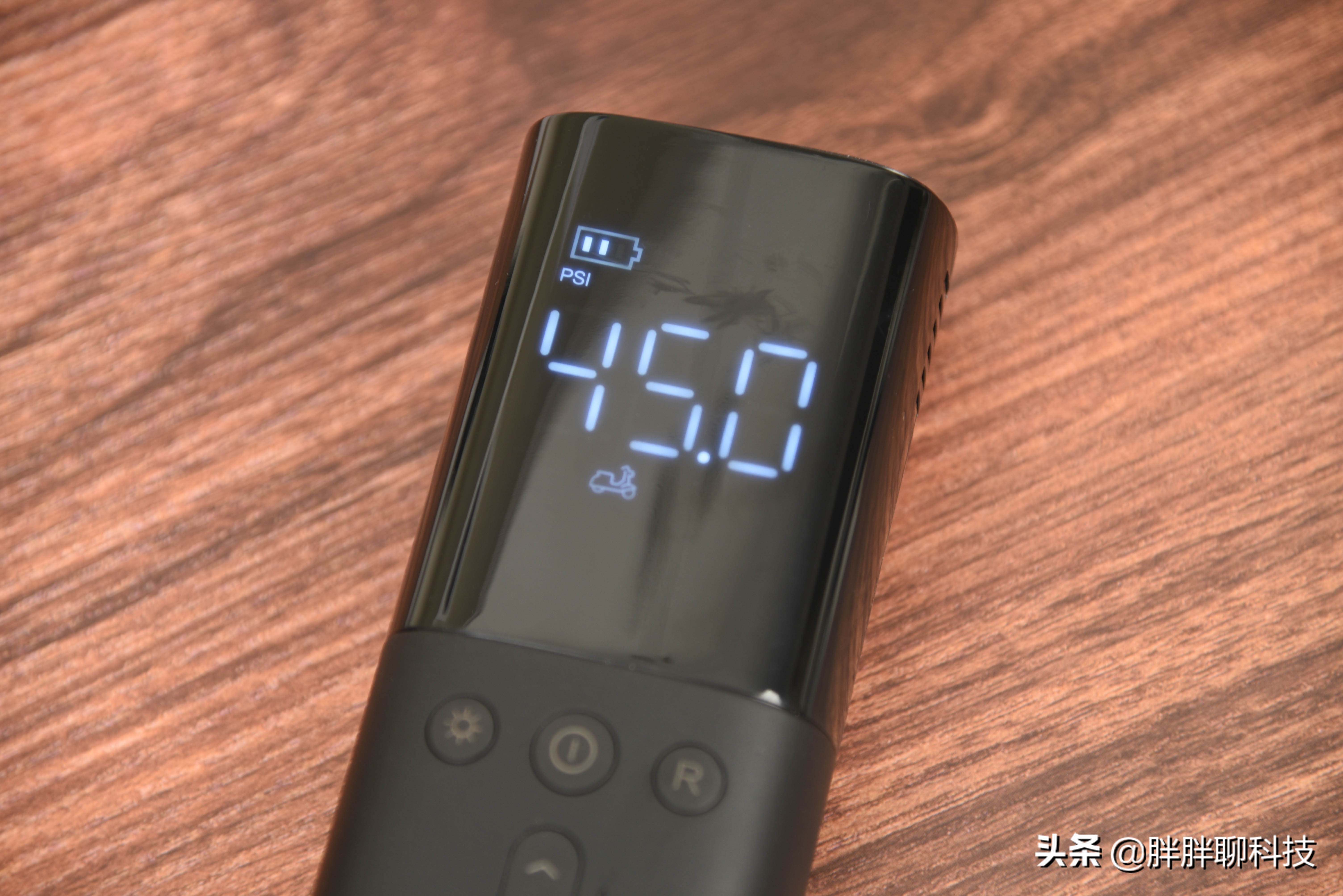 谁的气量更足？360 Q3与70迈青春版车载充气泵对比评测