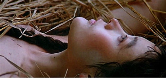 萧萧：12岁童养媳背着小丈夫“偷尝禁果”，喜剧的结局藏着悲鸣