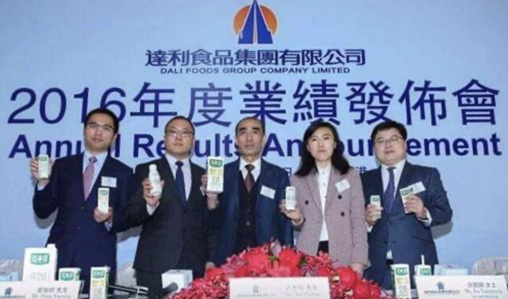 农村穷小子，靠卖零食身价87亿，成福建首富，儿子却意外身亡