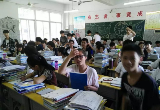 “补课”与“不补课”的孩子差距有多大，看到高考成绩才知道