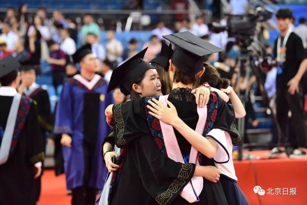 上任后首次，北大校长郝平为毕业生带来“最后一课”