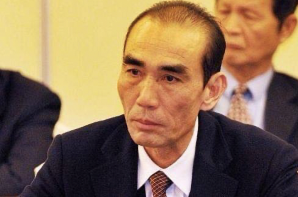 农村穷小子，靠卖零食身价87亿，成福建首富，儿子却意外身亡
