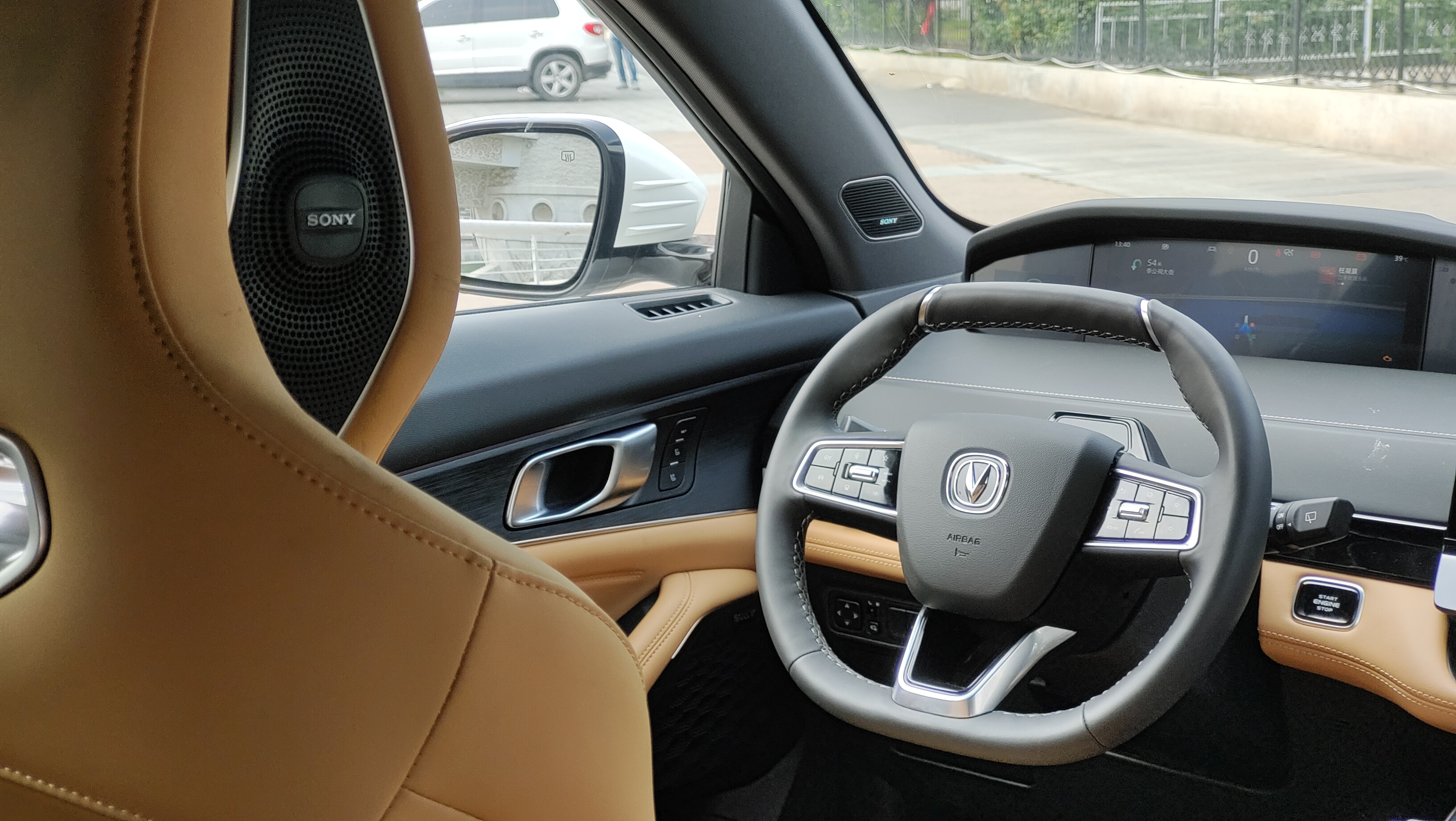 不到20万大五座中型SUV，长安UNI-K能跟冠道拼一拼吗？