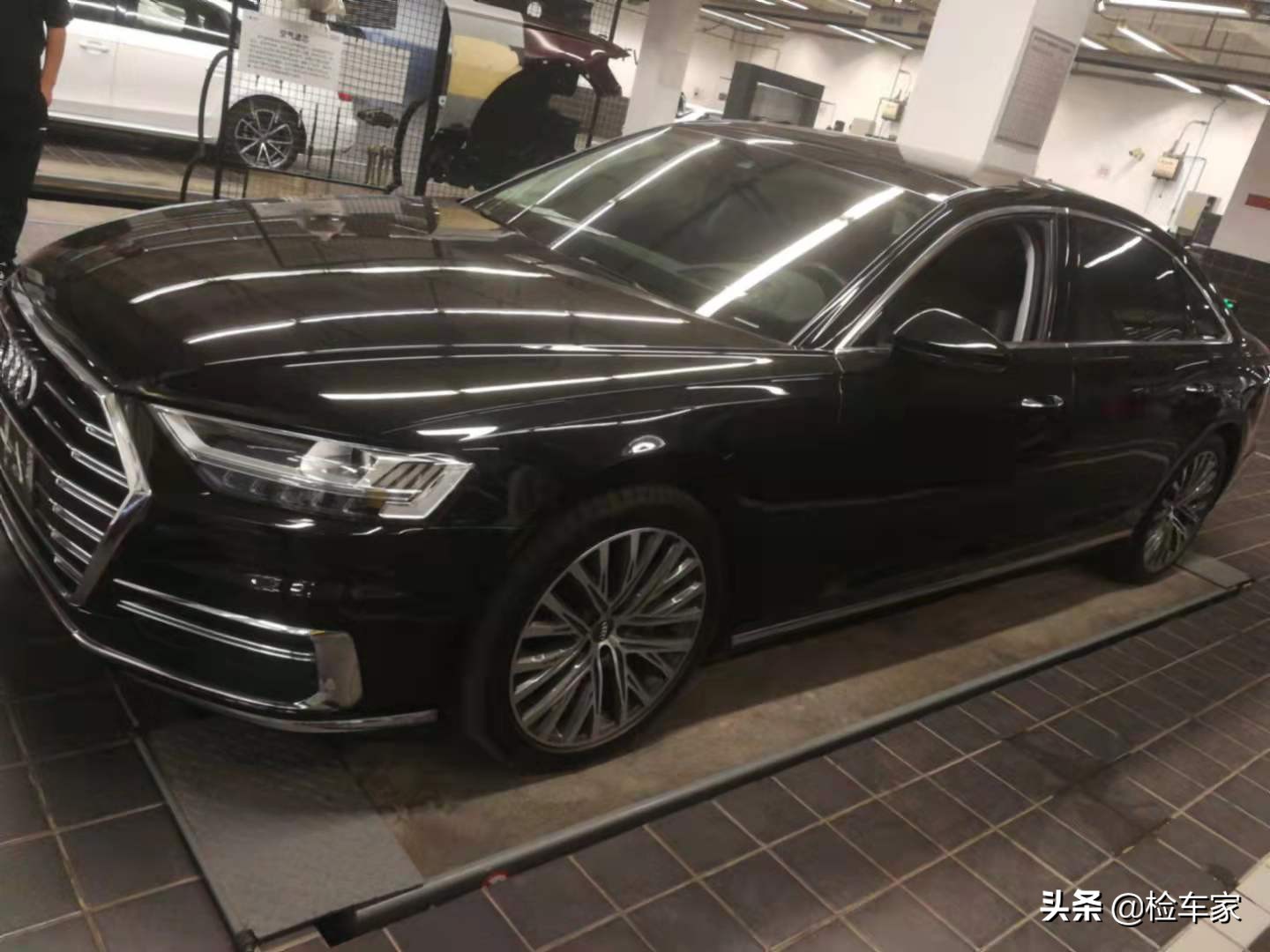 花小钱办大事，这辆报价79万的奥迪A8L买的值吗？网友：血亏