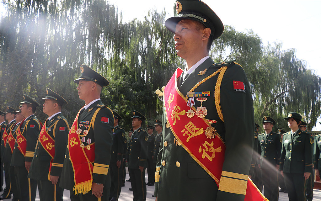 2021年新《兵役法》已通过，大学学龄不计入军龄，该何去何从？