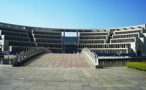 高考小秘密：这5所大学低分也能报考，压线生千万别错过