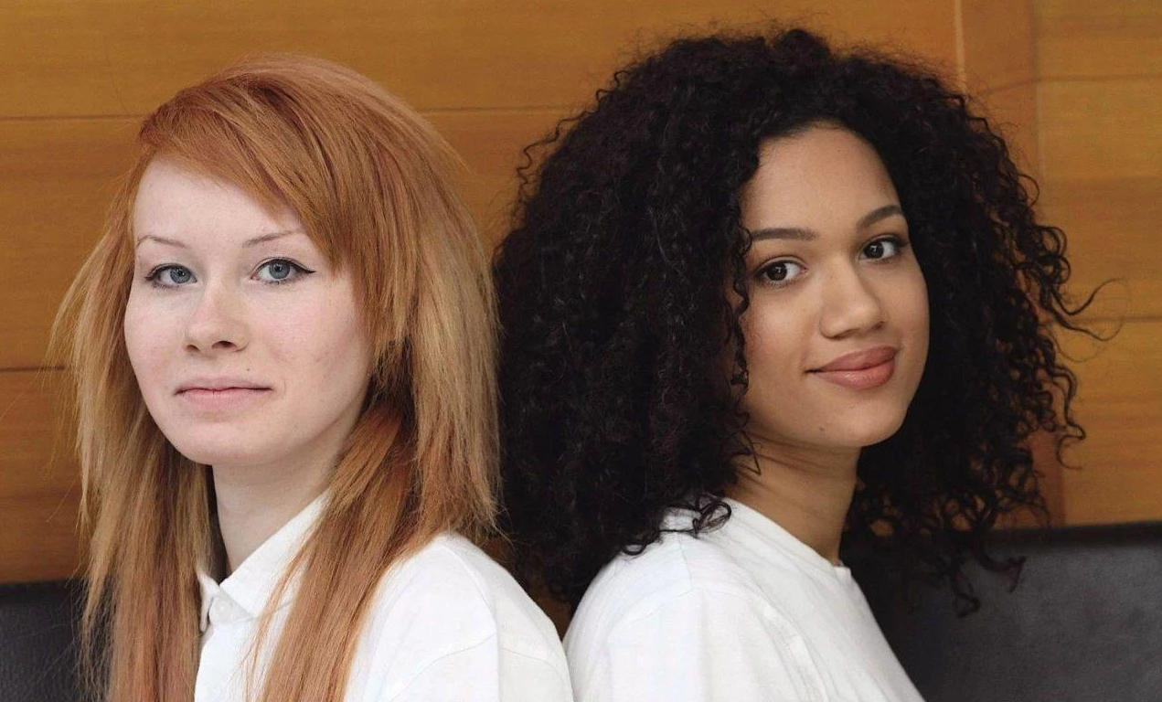 网友逛街偶遇刘烨一家，刘诺一颜值爆表，刘霓娜却“画风突变”？