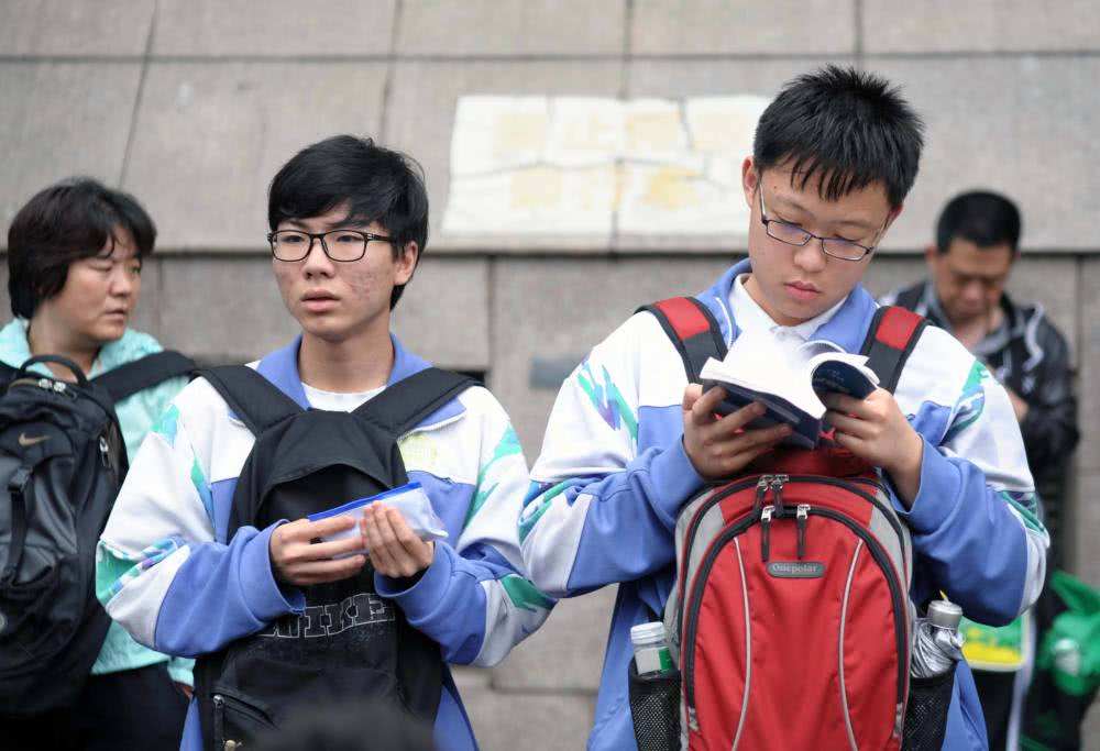 高考小抄能压卷子下吗（为何高考你千万别作弊）