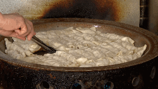 锅贴豆腐的家常做法（外酥里嫩的锅贴豆腐制作方法）