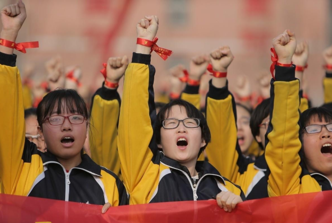 毕业于清华北大的明星，北大也还行撒贝宁，马丽很意外