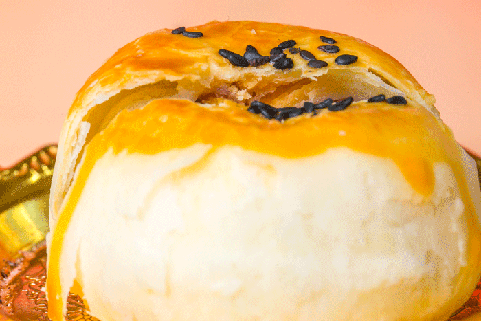 年销7000万颗、复购57.6%!他如何靠一颗蛋黄酥成为类目第一？