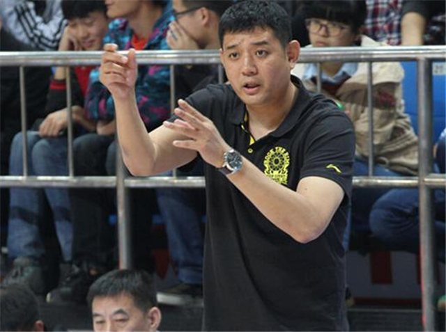 巩晓彬为什么能立足nba(巅峰时期的巩晓彬能在NBA立足? 你真的知道吗?)