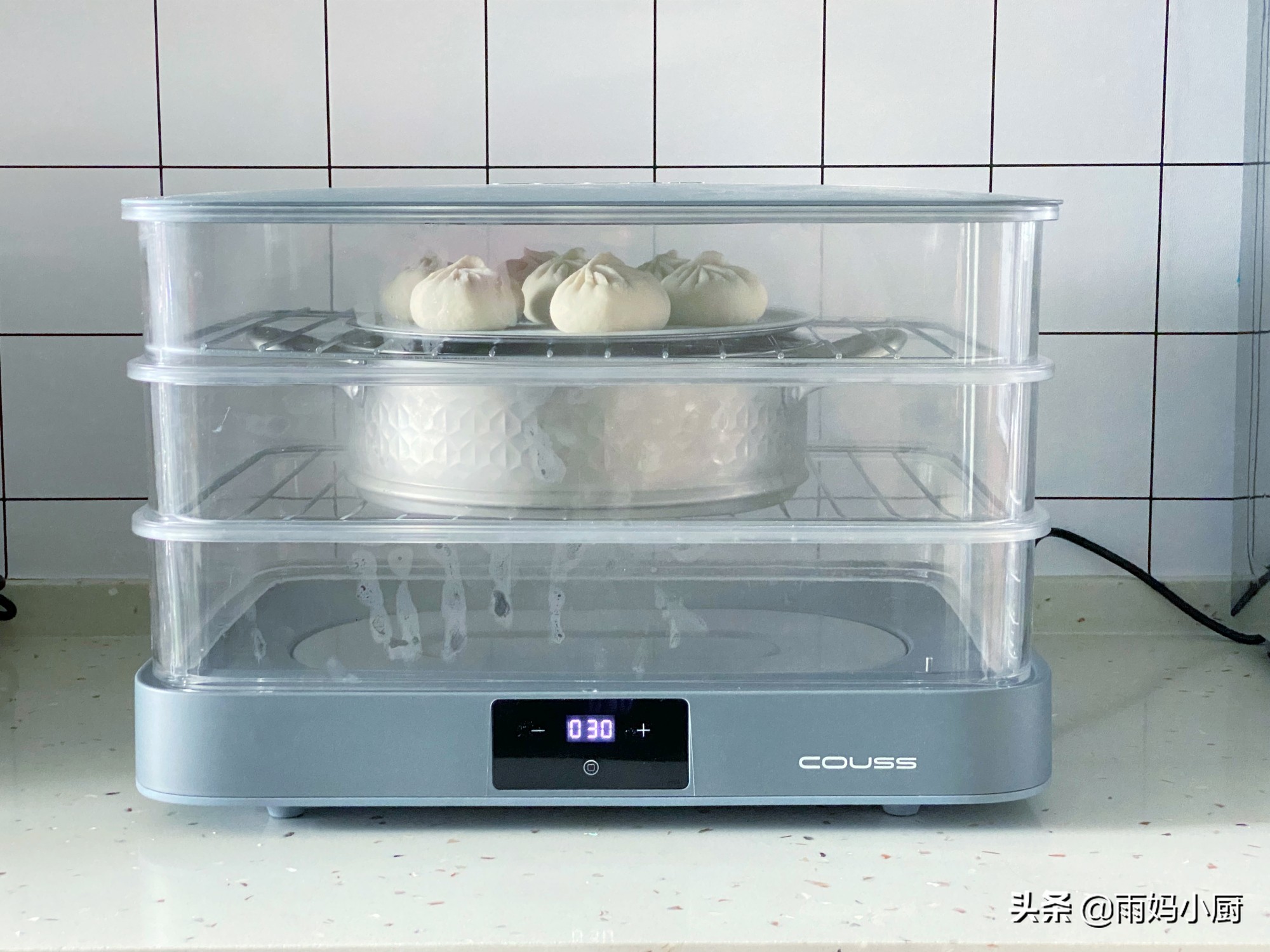 香菇木耳猪肉包子的家常做法，1次发酵真省事，外皮暄软馅料多汁