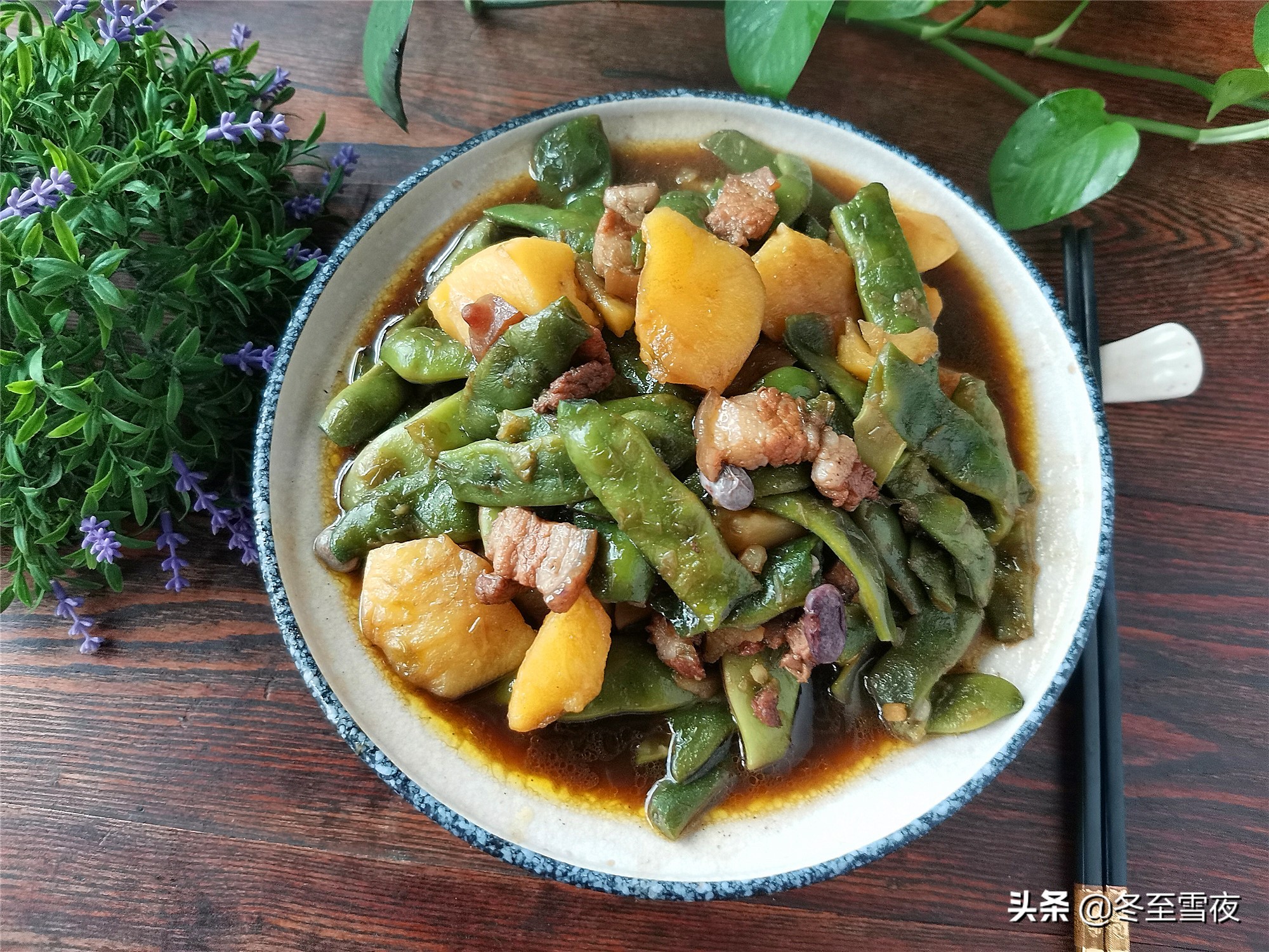 豆角炖土豆,豆角炖土豆肉的家常做法