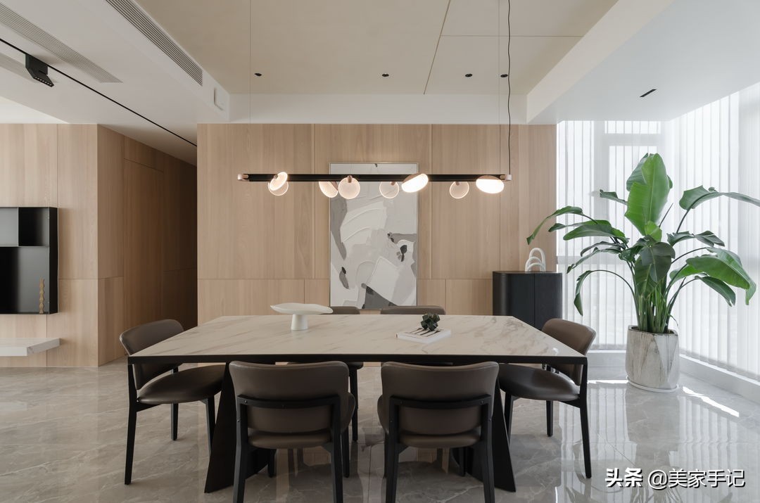 坚持极简主义的江苏夫妇，把家装修得一尘不染，看着都高级