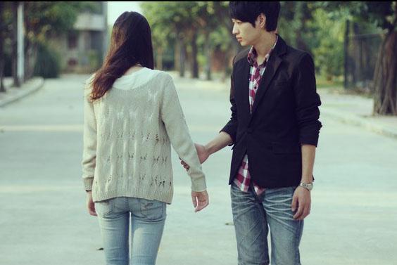 武汉大学恋爱心理学爆火学生爬窗听课，大学生需要学怎样恋爱吗？