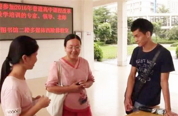 唐尚珺隐瞒家人复读7年，考625分入政法大学，赢了高考却败给现实