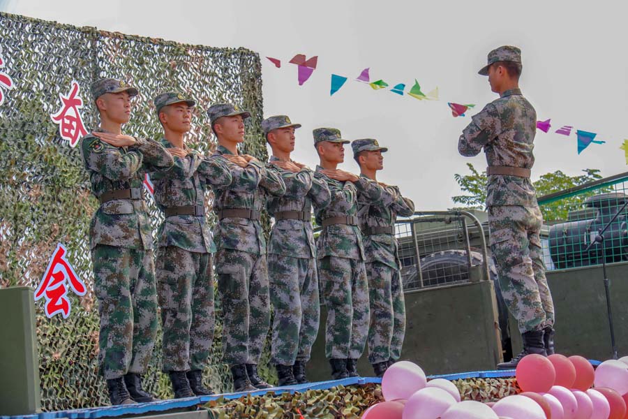 献礼华诞 | 解放军及武警部队“双节”晚会大联欢