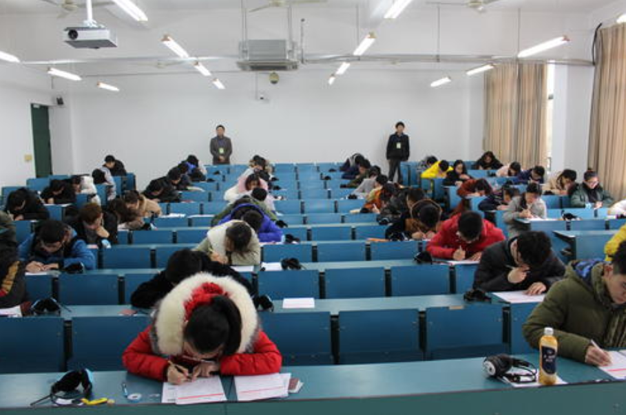 大学生如何获得保研资格，辅导员透露4个条件，学姐：受益良多