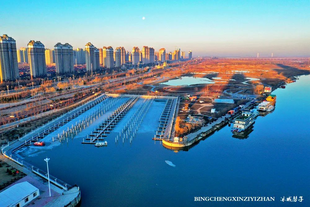 初春的哈尔滨松花江,静美安然