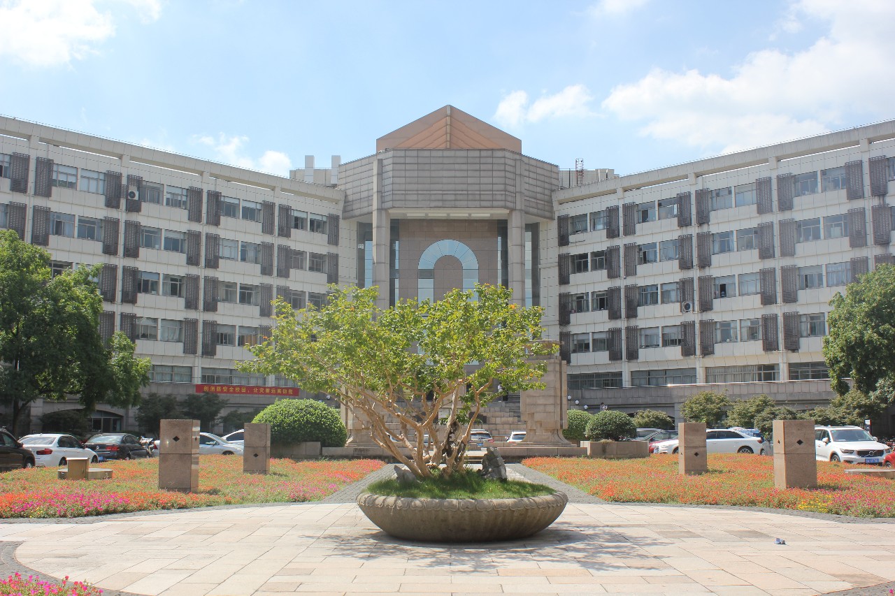 浙大传奇“何门”：研究出浙江省第一台计算机，培养出很多院士！