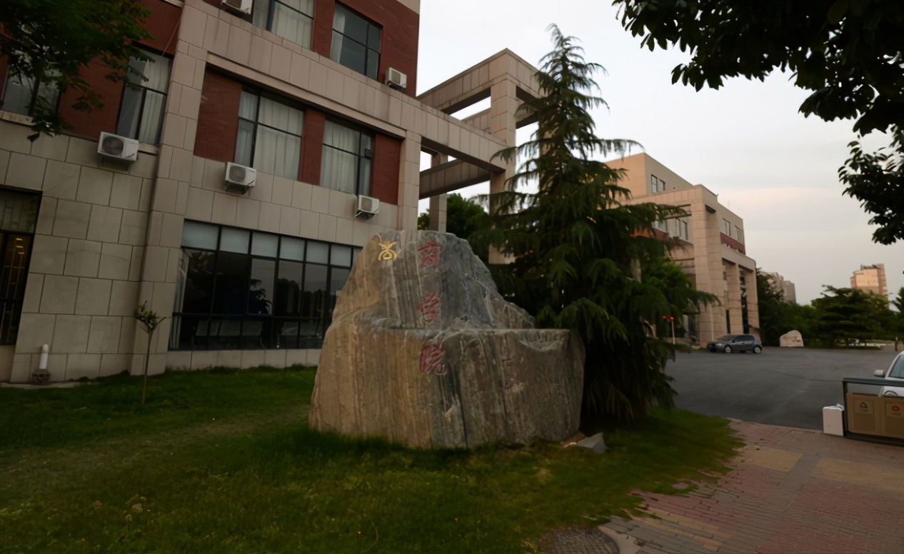 郑州大学“女神学霸”：包揽专业第一，本科就在核心期刊发文，直博北大！