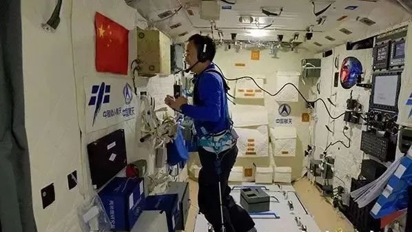 最美航天员王亚平两次登上太空，为什么41岁了看上去还像20岁？