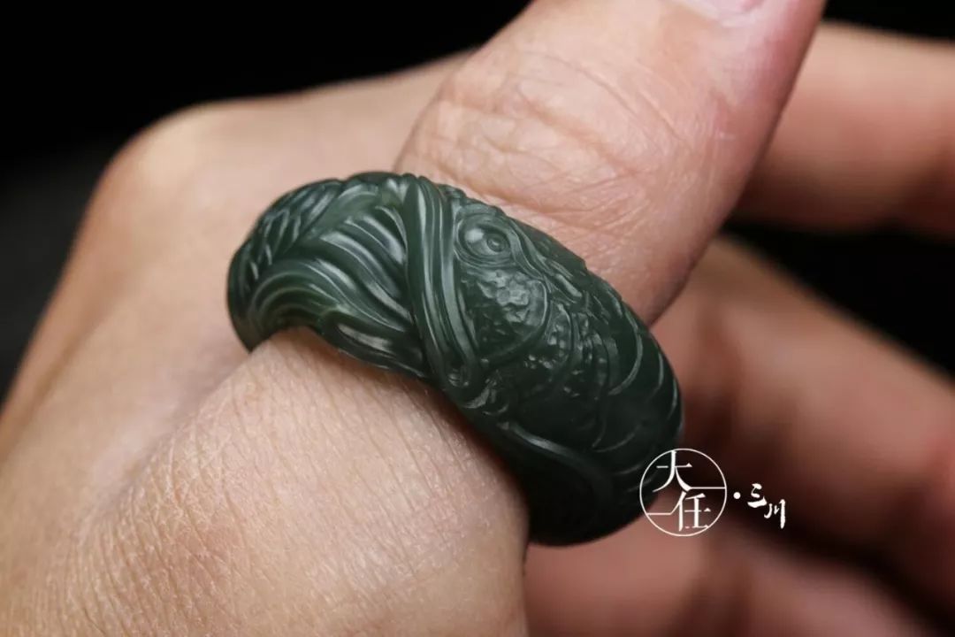 男人最好的玩具——扳指，它的富贵都是这样“戴”出来的！