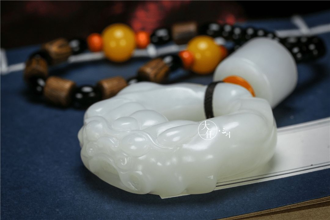 男人最好的玩具——扳指，它的富贵都是这样“戴”出来的！