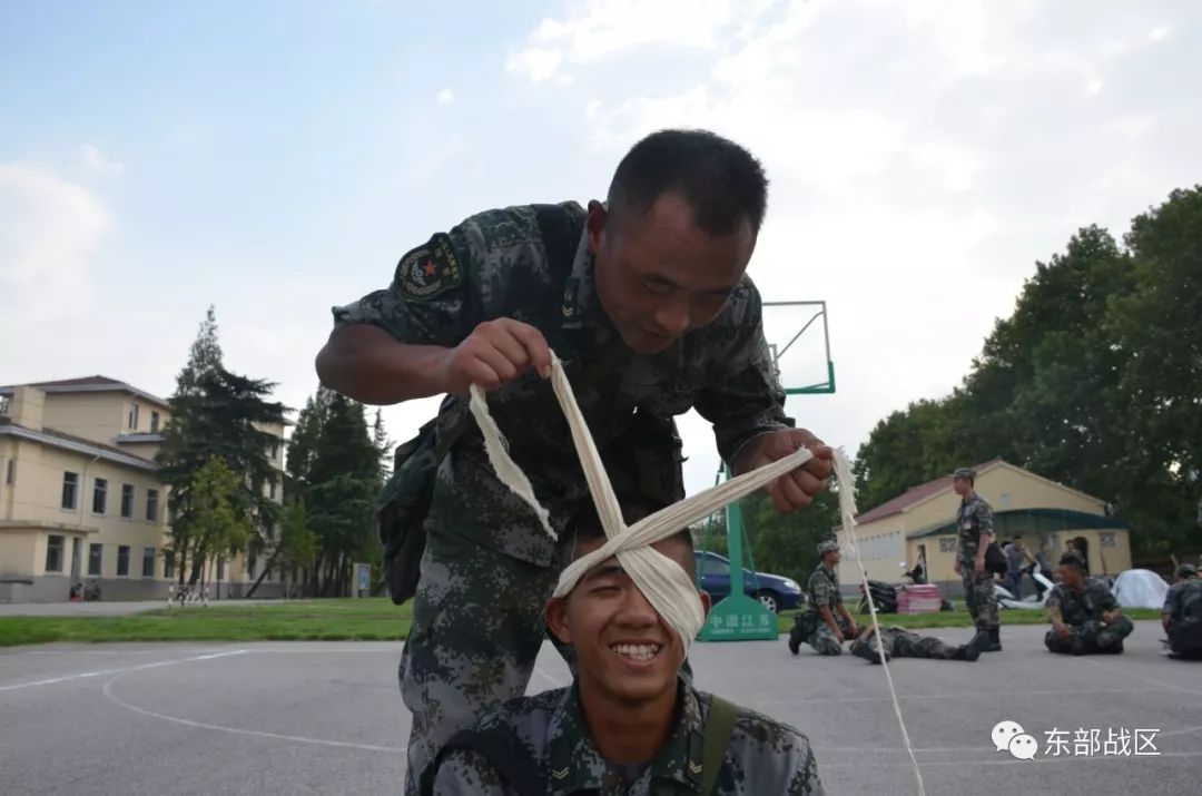 学校篮球比赛有多少候补人员(相聚不易，且行且惜！写在光影下的新兵连)