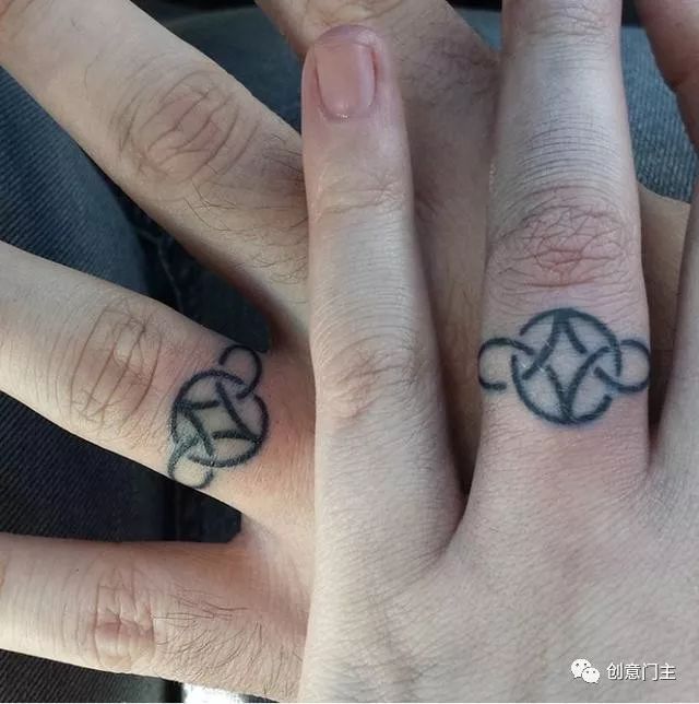22张比婚戒更具意义的极简创意手指纹身