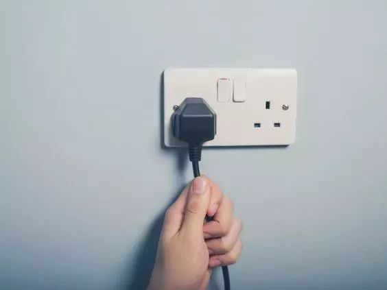 乐清人 你家热水器用了几年？小心电费都白交了
