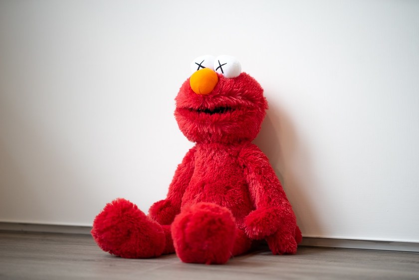 近赏 UNIQLO x KAWS x《芝麻街》第二波联名系列