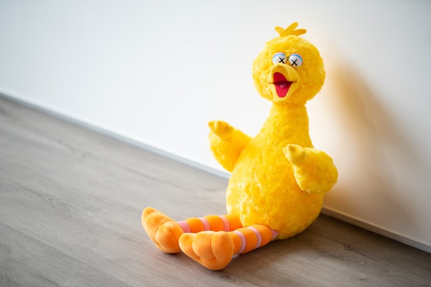 近赏 UNIQLO x KAWS x《芝麻街》第二波联名系列