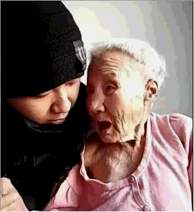 暖哭朋友圈的瞬间：这世上最爱孩子的人，或许不是妈妈