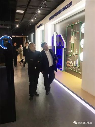 保意商业集团与江苏光芒集团签约战略合作协议创立全新合作模式